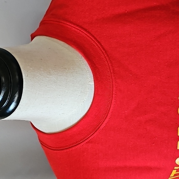 Gildan Red Long Sleeve Sweatshirt with "Arrowhead" Graphics NWOT - Picture 3 of 14